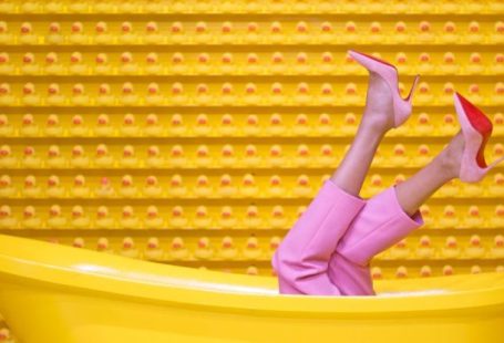 Heels - Yellow Steel Bathtub